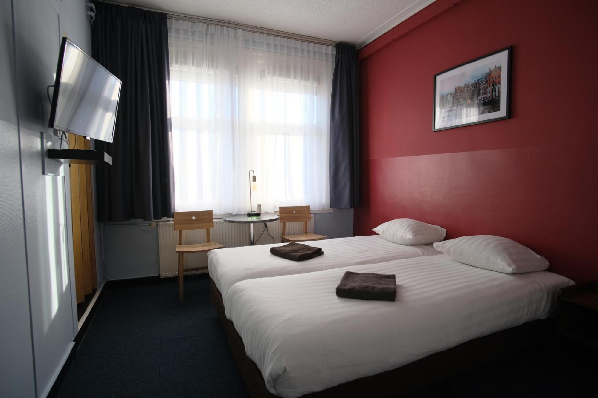 Twin Room with Private Bathroom